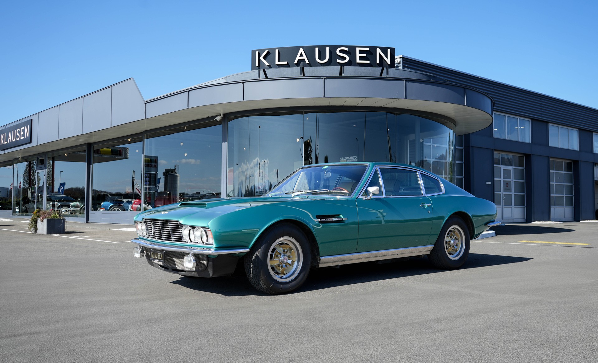 ASTON MARTIN DBS V8