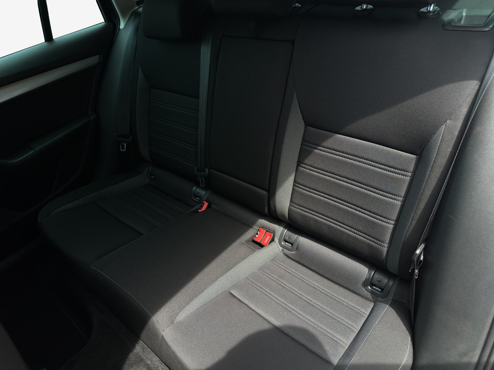 SKODA Octavia Combi 2.0 TSI Ambition 4x4 DSG-image-11