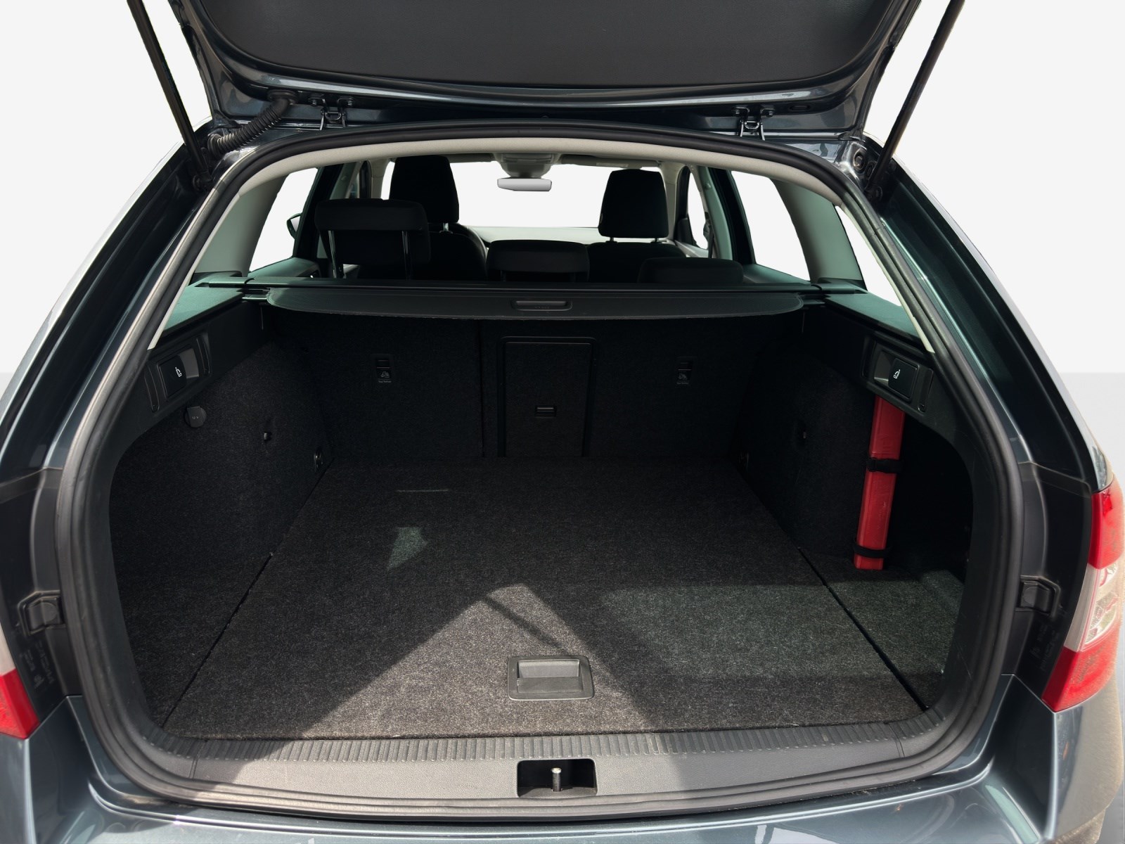 SKODA Octavia Combi 2.0 TSI Ambition 4x4 DSG-image-12