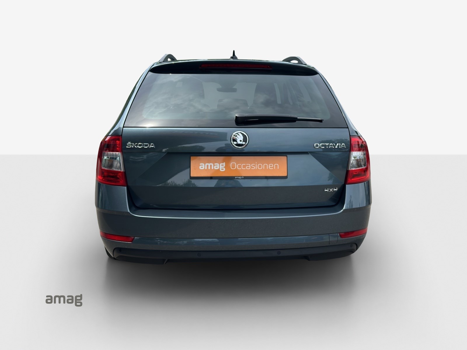 SKODA Octavia Combi 2.0 TSI Ambition 4x4 DSG-showroom-element-3