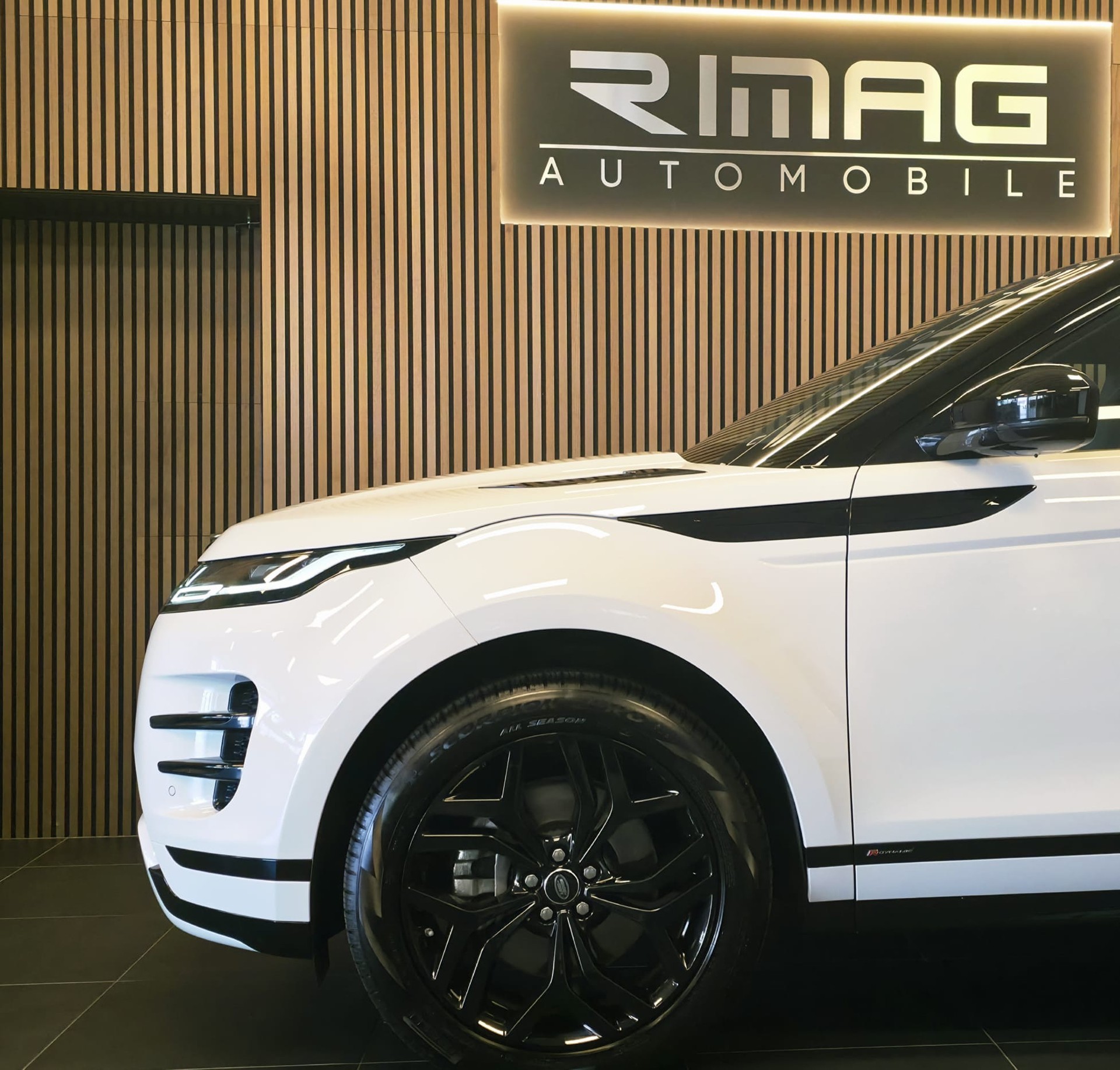 LAND ROVER Range Rover Evoque R-Dynamic D 240 SE AT9-showroom-element-3