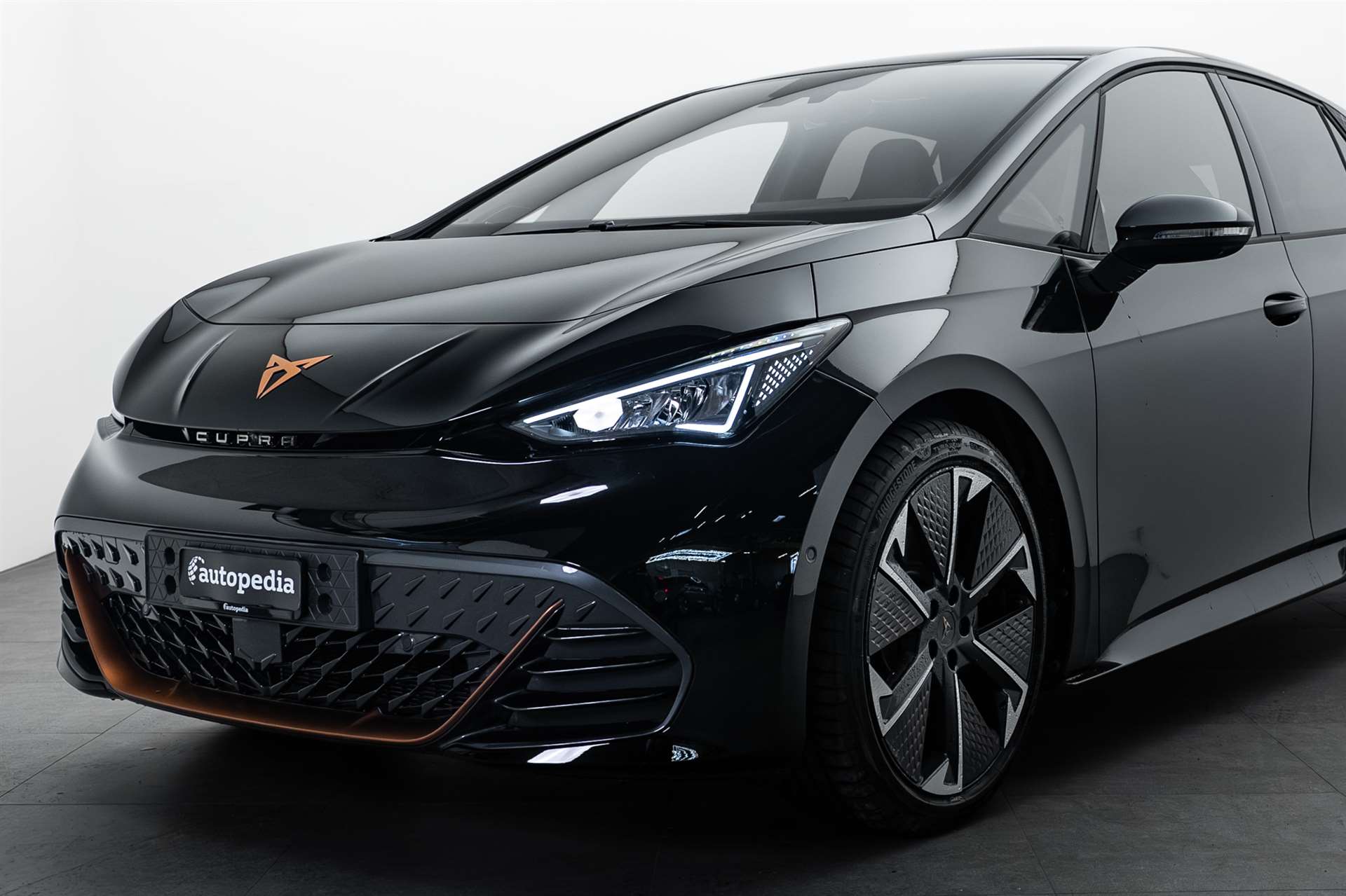 CUPRA Born 79 kWh VZ 326PS 539KM-showroom-element-1