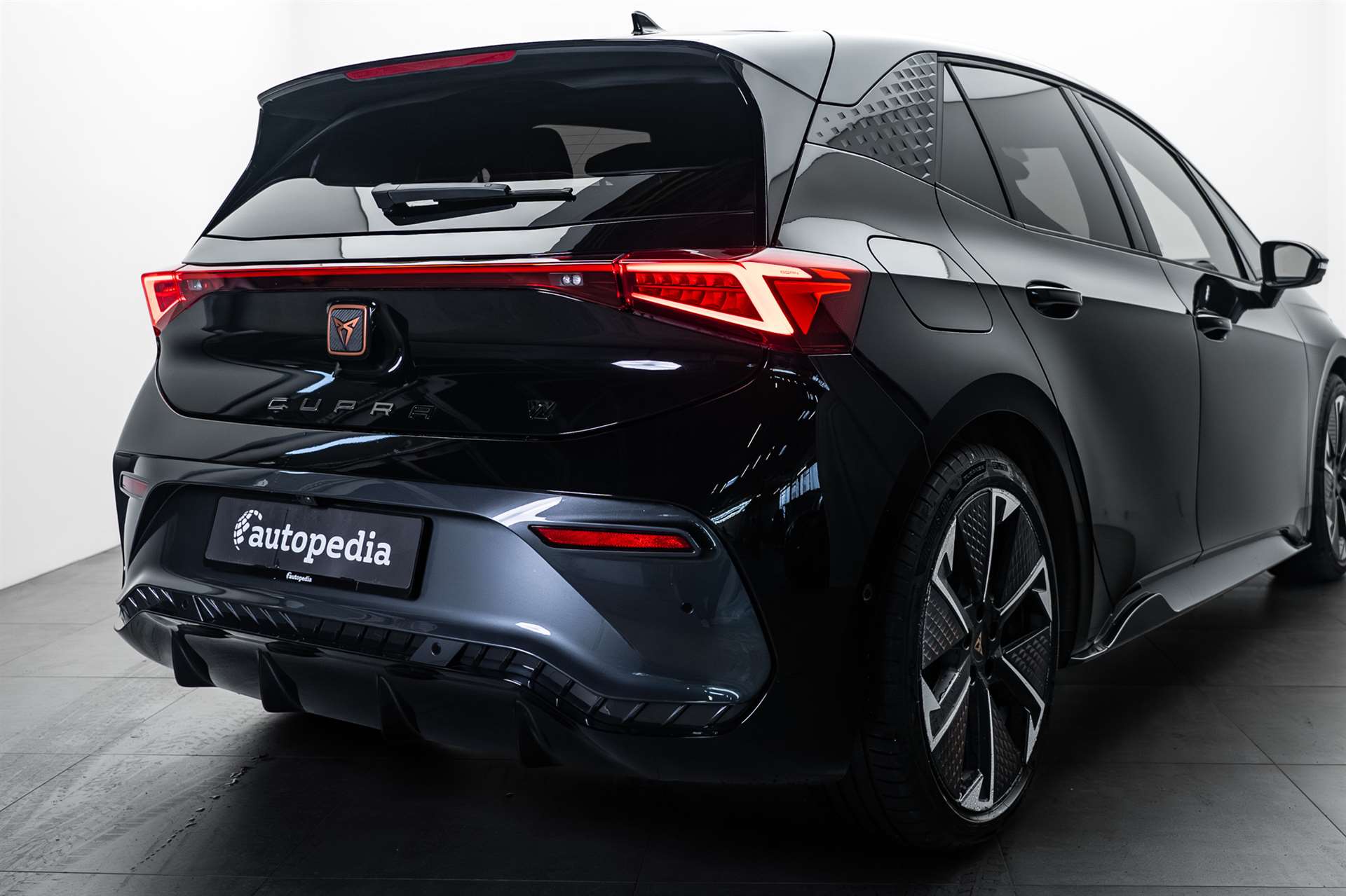 CUPRA Born 79 kWh VZ 326PS 539KM-showroom-element-3