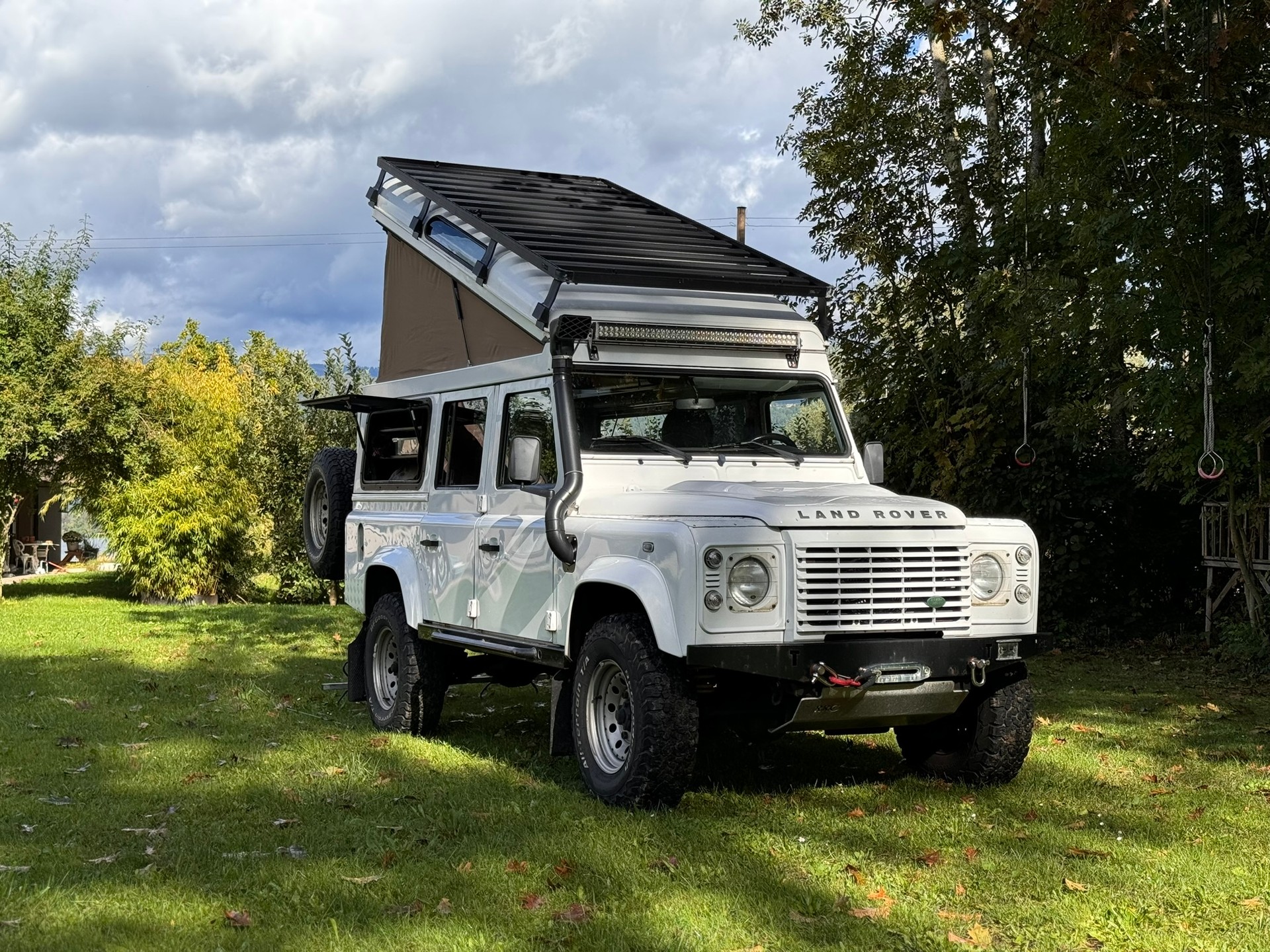 LAND ROVER Defender 110 2.4 Td4 Station Wagon-image-0