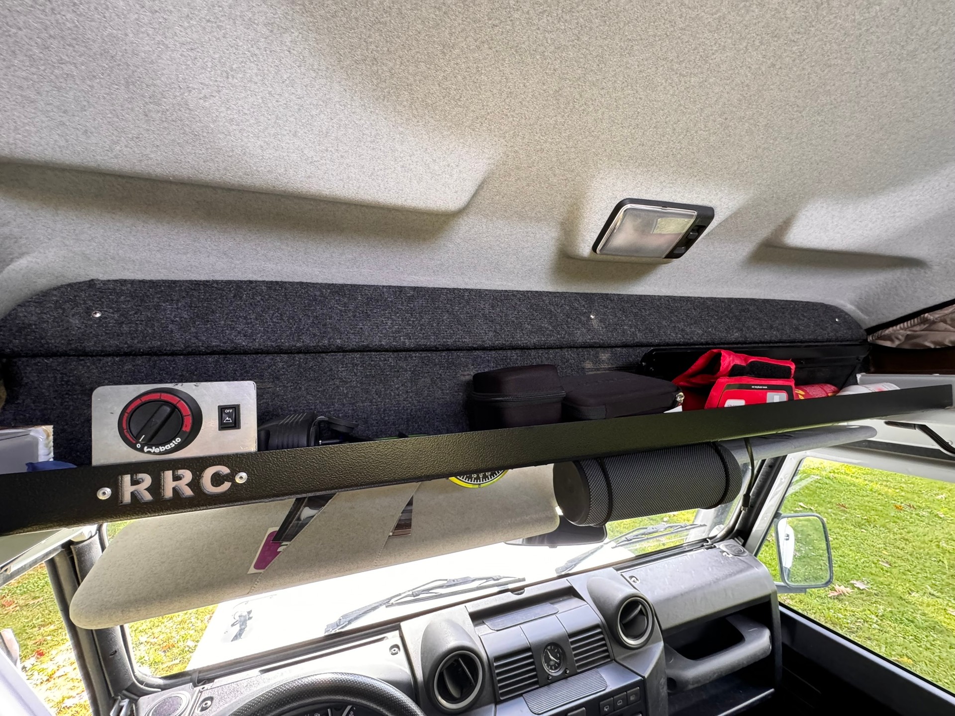 LAND ROVER Defender 110 2.4 Td4 Station Wagon-image-7