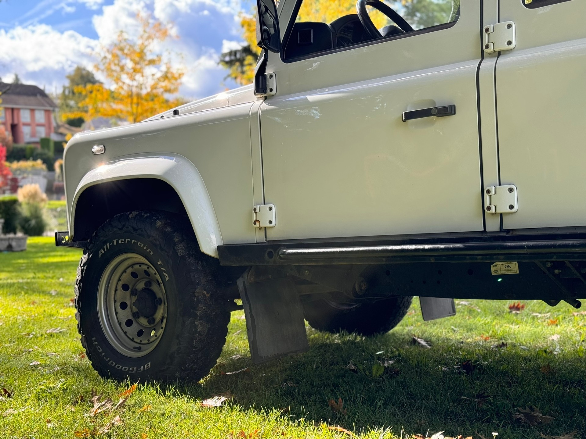 LAND ROVER Defender 110 2.4 Td4 Station Wagon-image-9