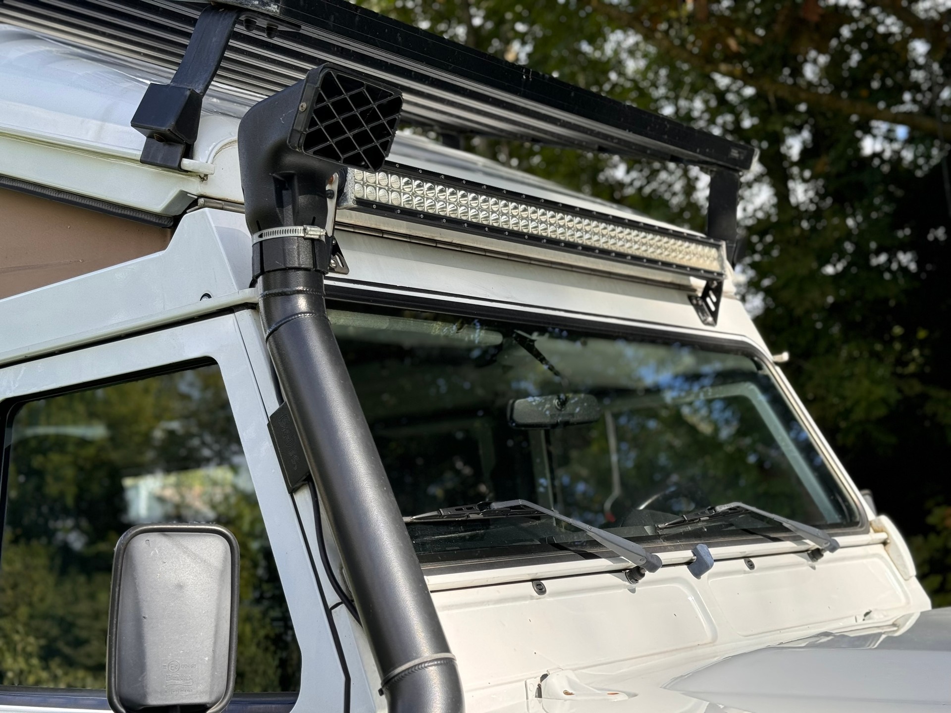LAND ROVER Defender 110 2.4 Td4 Station Wagon-image-2