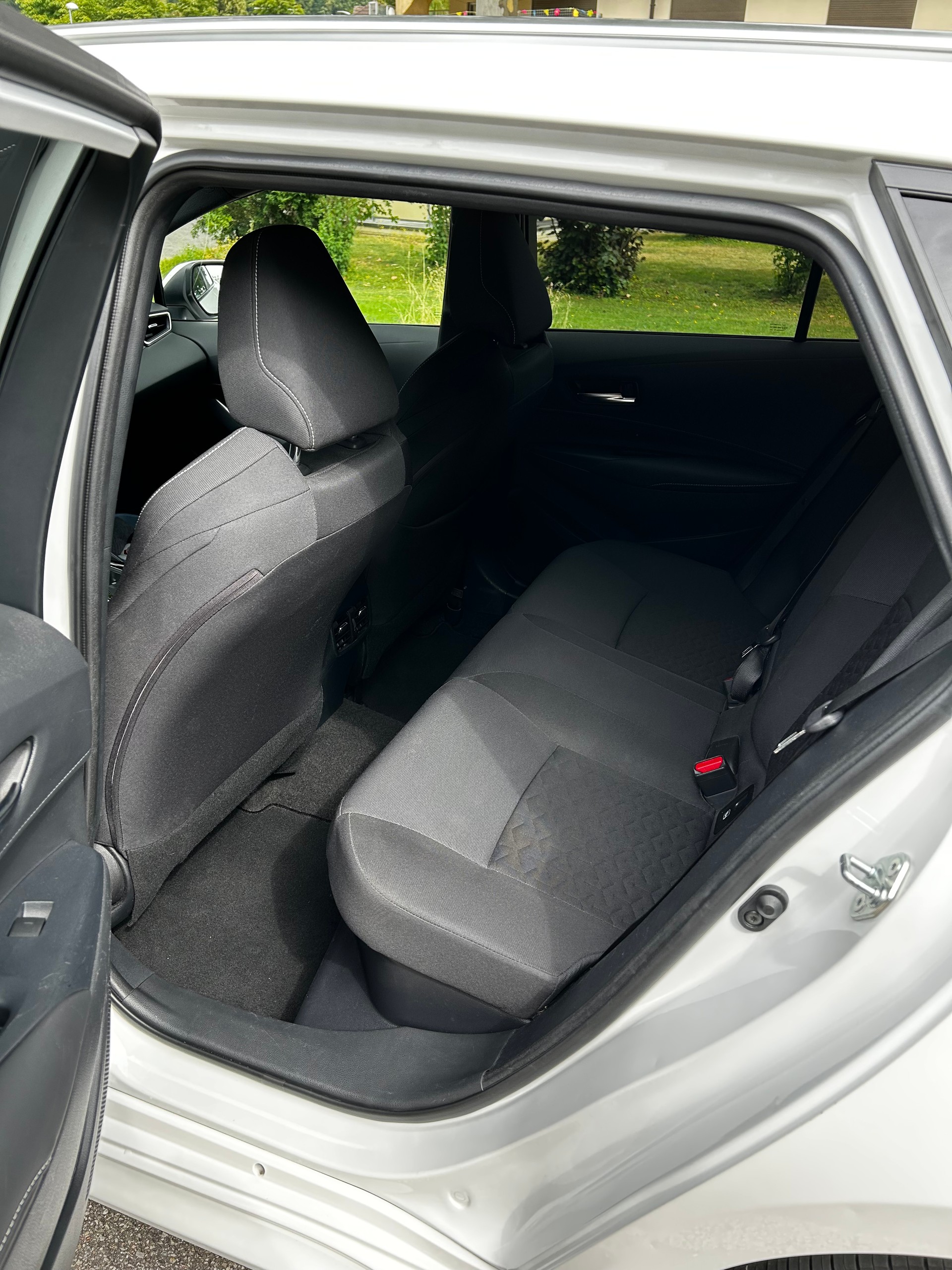 SUZUKI Swace 1.8 Hybrid Compact Top E-CVT-image-4