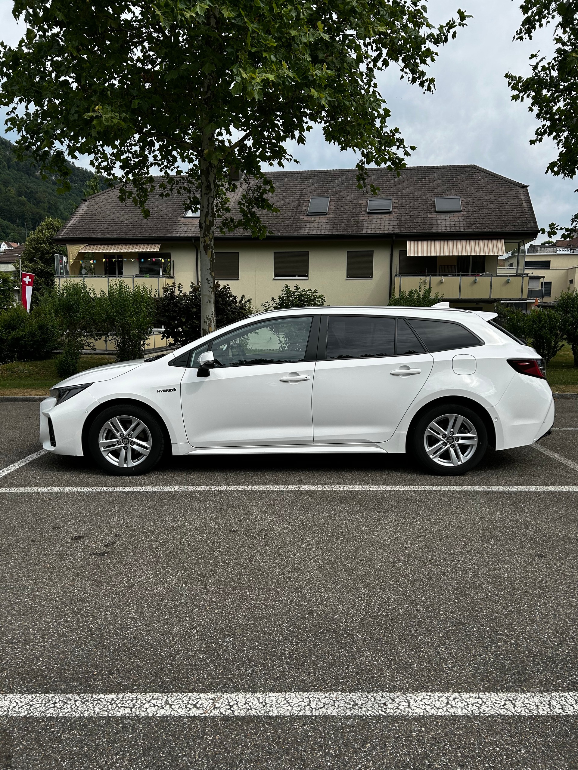 SUZUKI Swace 1.8 Hybrid Compact Top E-CVT-image-1