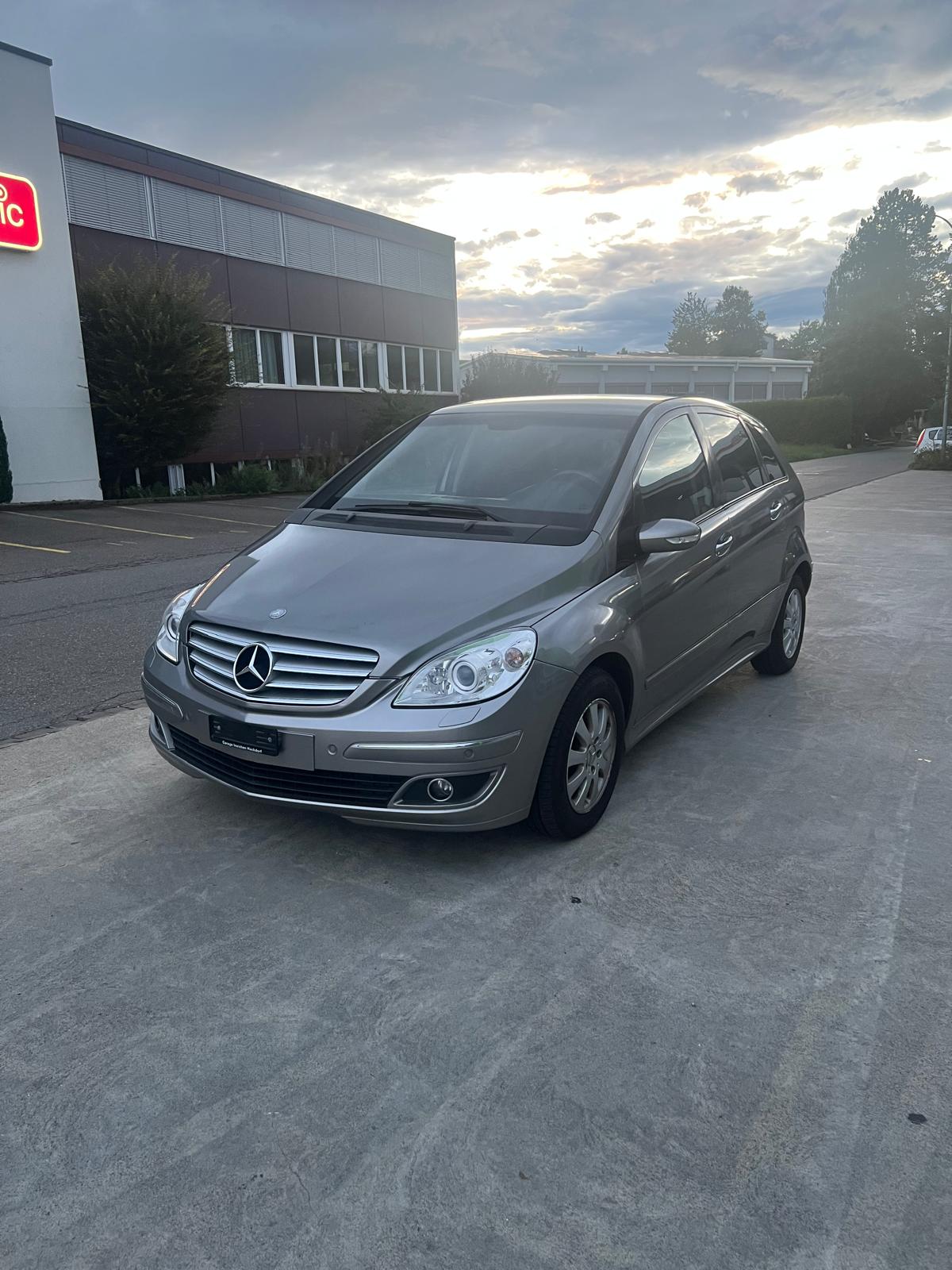 MERCEDES-BENZ B 170