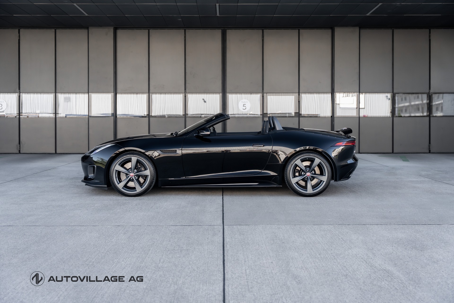 JAGUAR F-Type Convertible P400 3.0 V6 S/C AWD Automatik CH-Fz-showroom-element-2