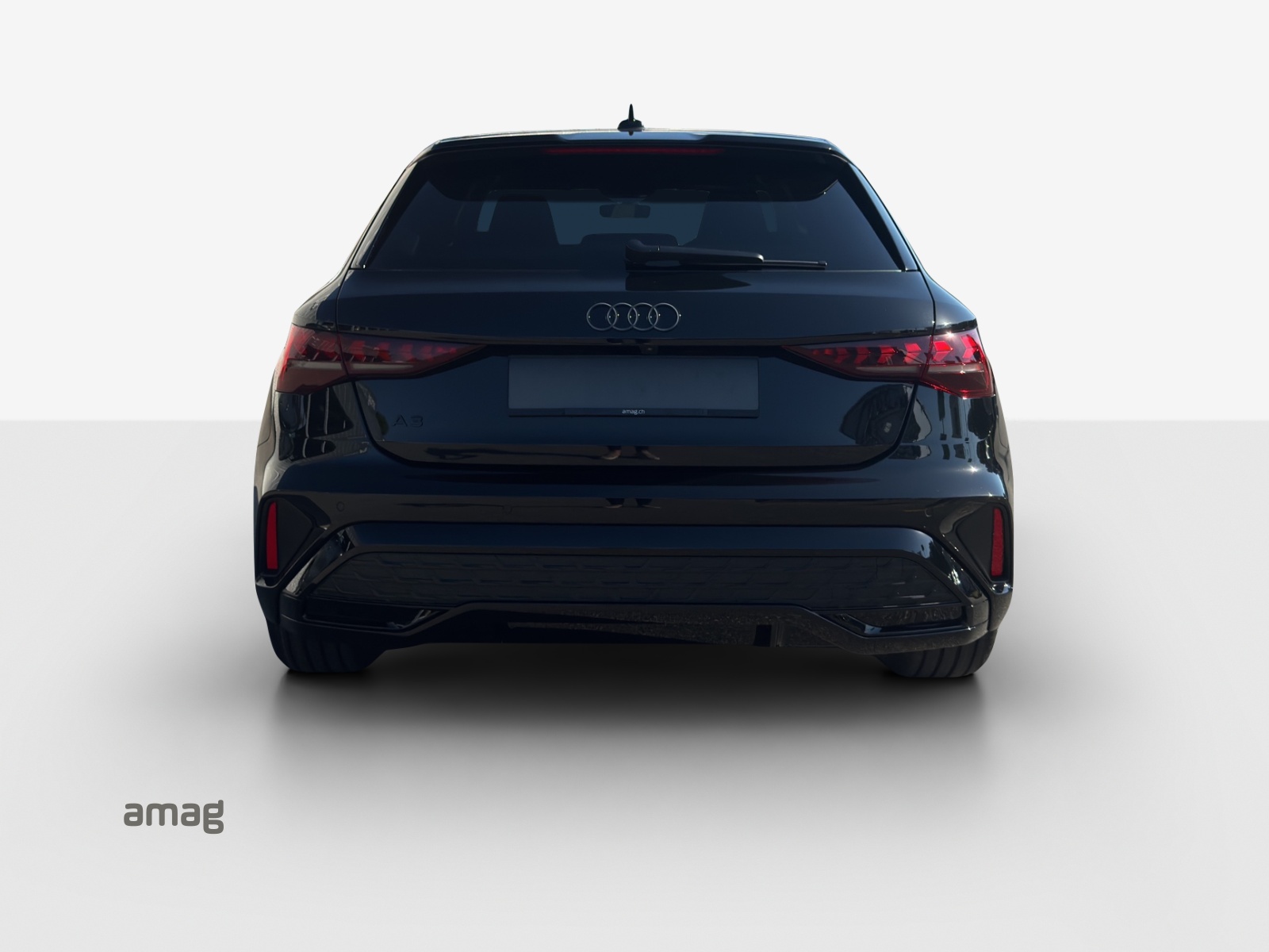 AUDI A3 Sportback 35 TFSI S line Attraction-showroom-element-3
