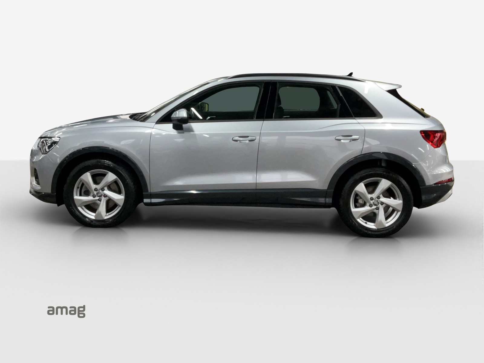AUDI Q3 40 TFSI advanced quattro S-tronic-showroom-element-1