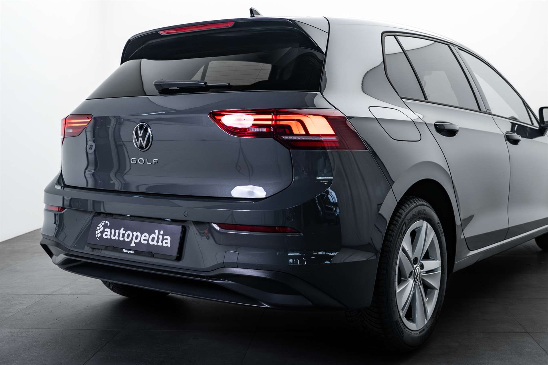 VW Golf 1.5 TSI Life Extra-Garantie-showroom-element-3