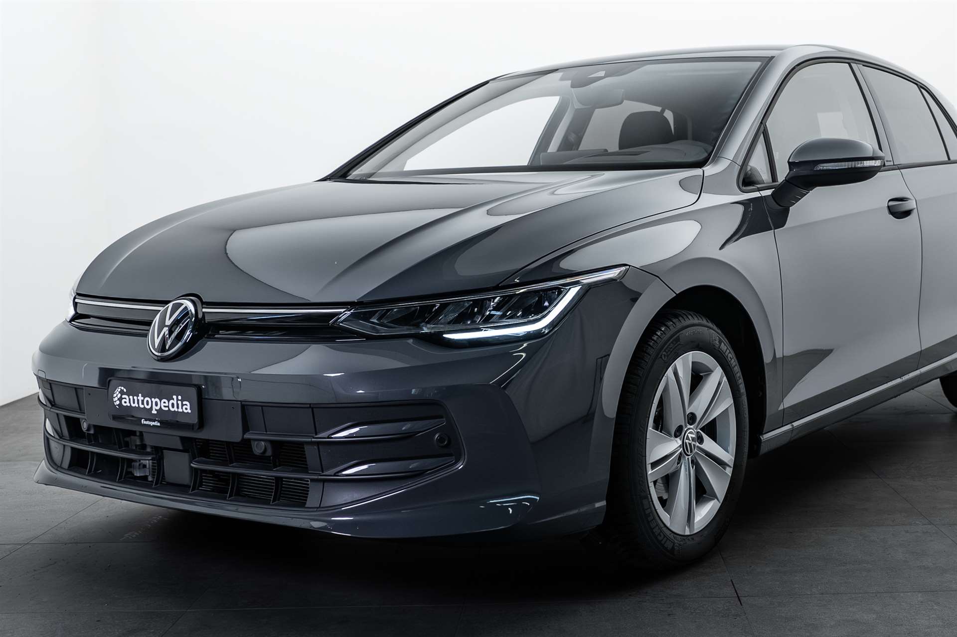 VW Golf 1.5 TSI Life Extra-Garantie-showroom-element-1