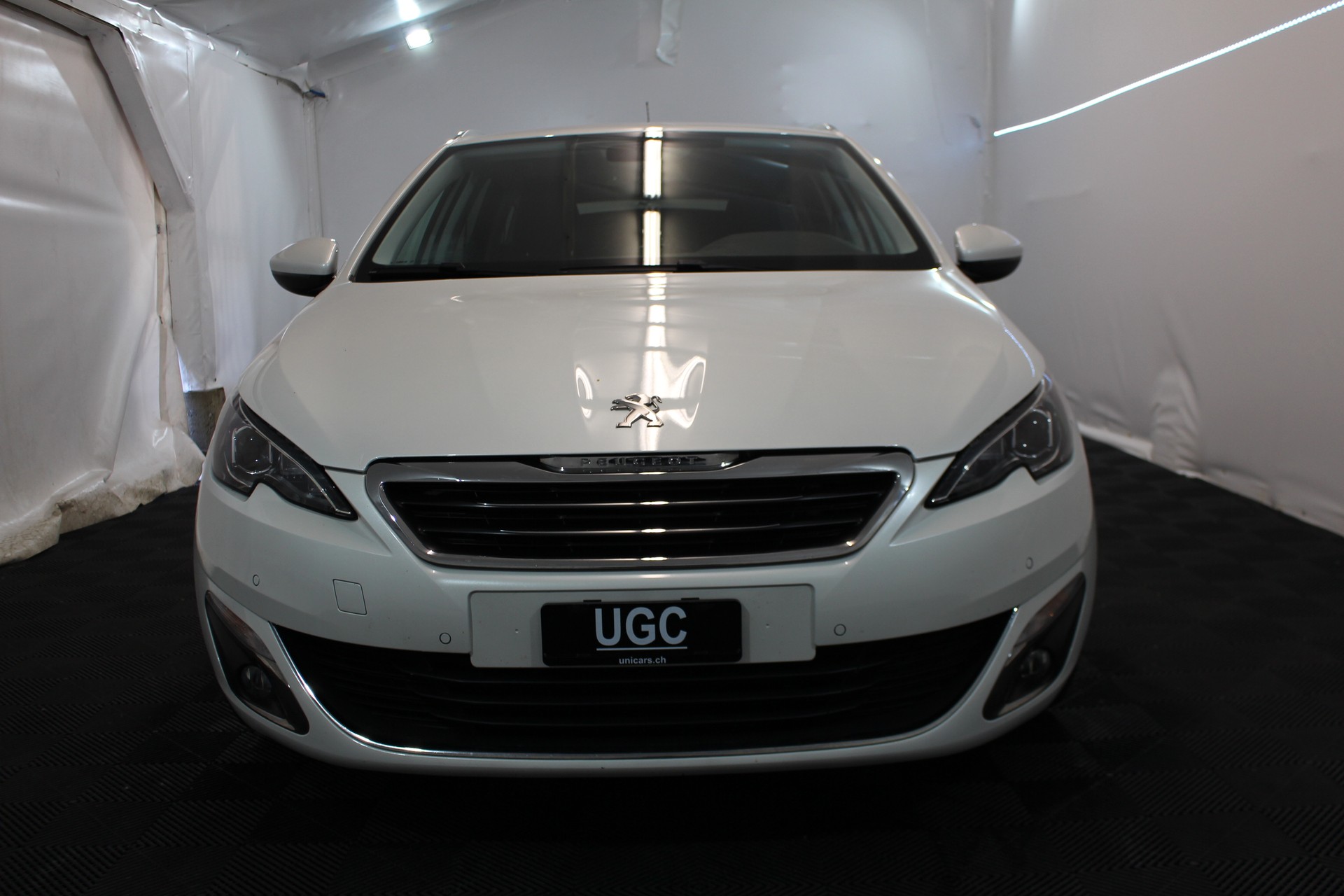 PEUGEOT 308 SW 1.2 THP Allure-showroom-element-1