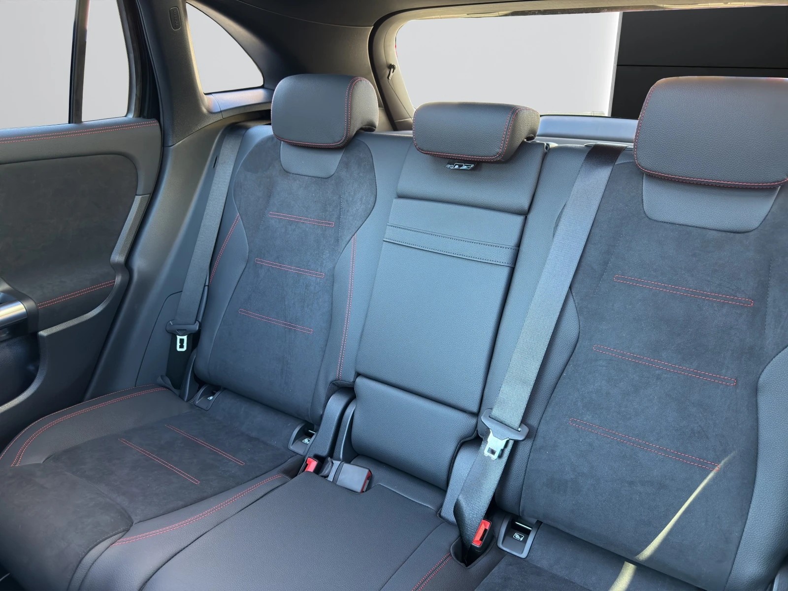 Image MERCEDES-BENZ GLA-200 GLA 200 7G-DCT