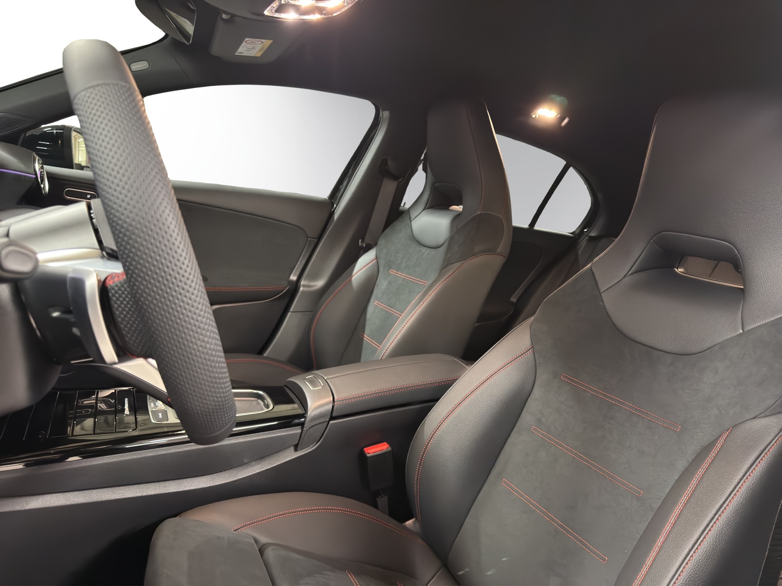 Image MERCEDES-BENZ A-200 A 200 Night Star 7G-DCT