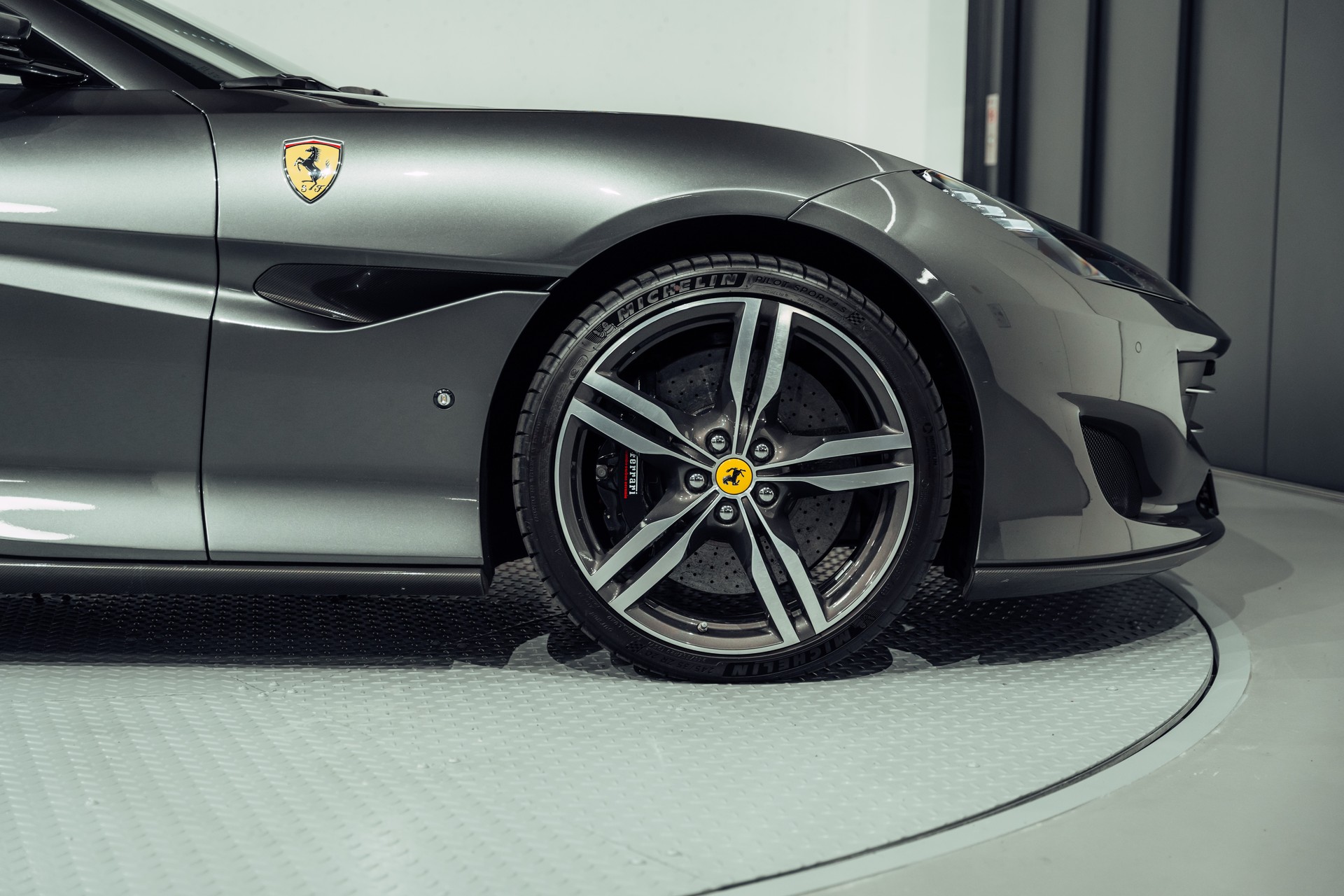 FERRARI Portofino 3.9 V8 T-showroom-element-2