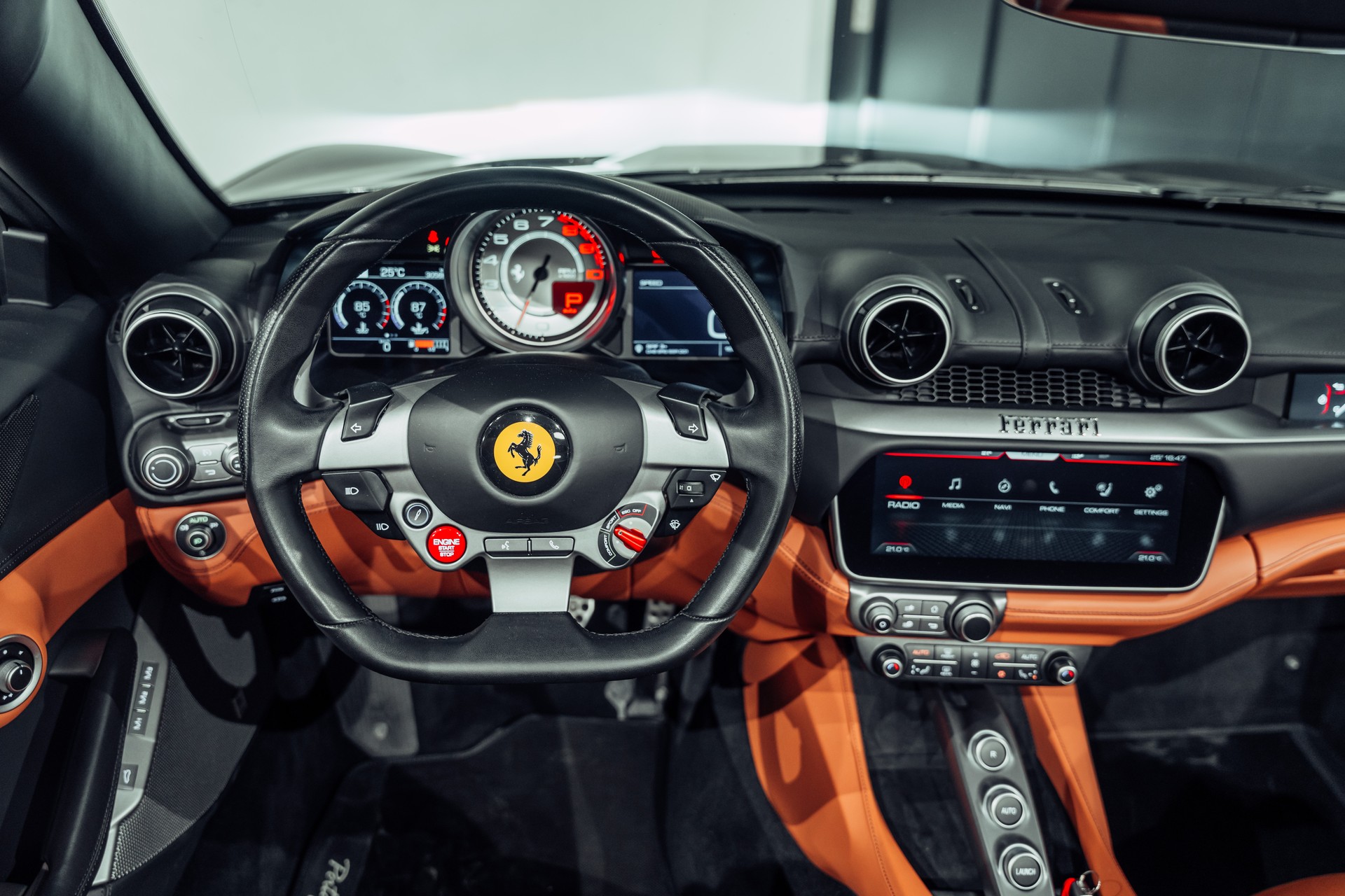 FERRARI Portofino 3.9 V8 T-image-26