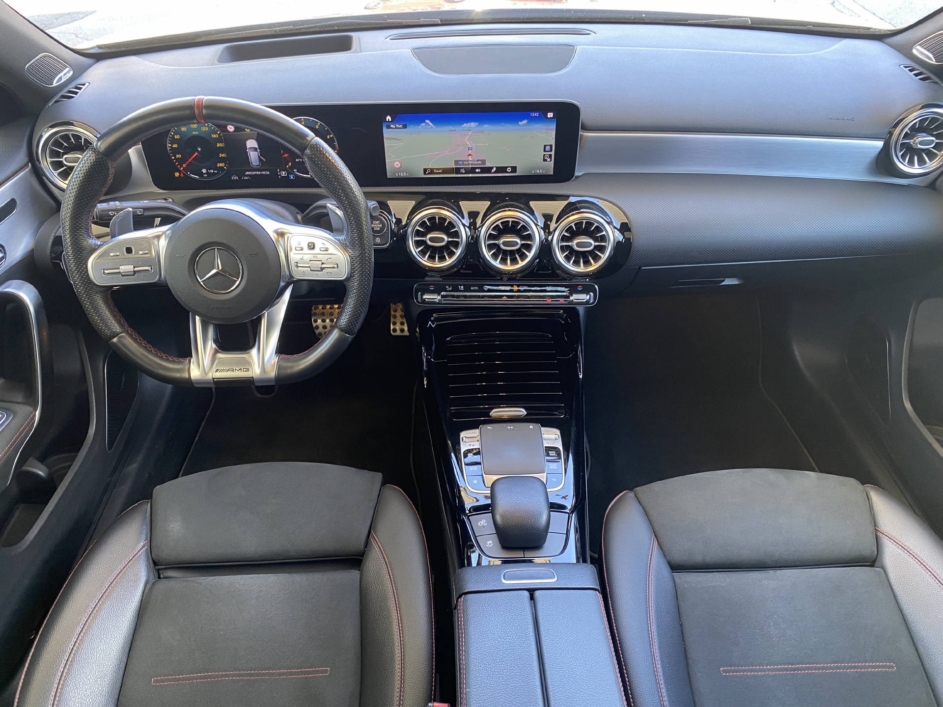 MERCEDES-BENZ A 35 AMG 4matic-image-7
