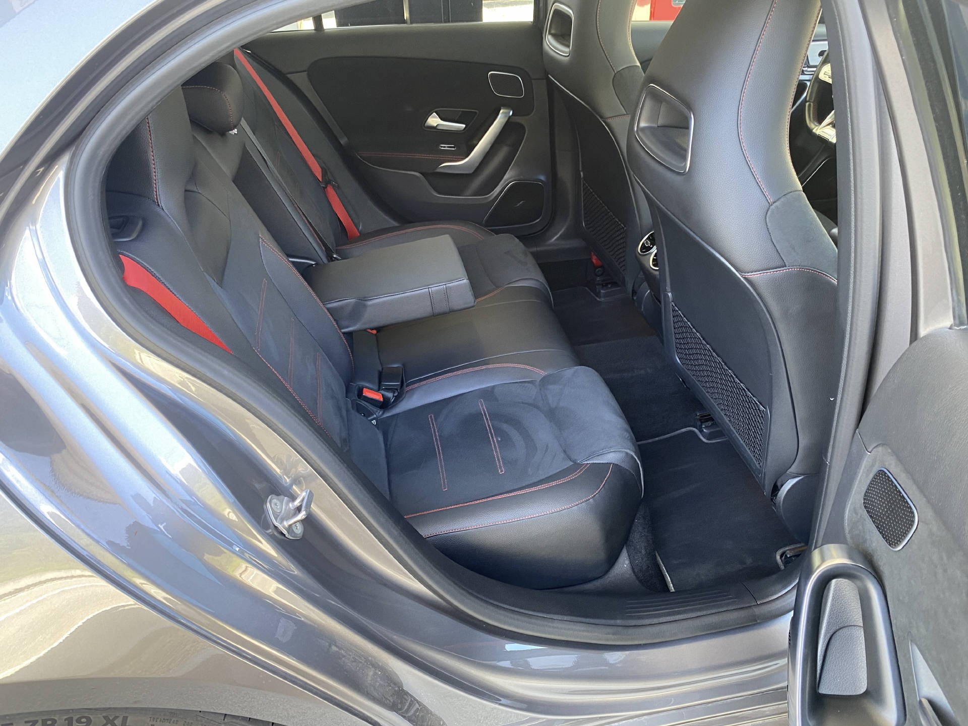 MERCEDES-BENZ A 35 AMG 4matic-image-8