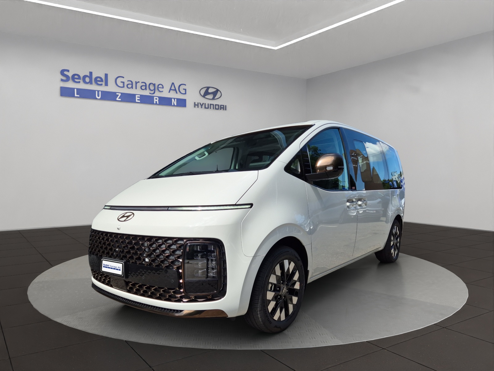 HYUNDAI Staria Premium 1.6 GDi HEV Vertex