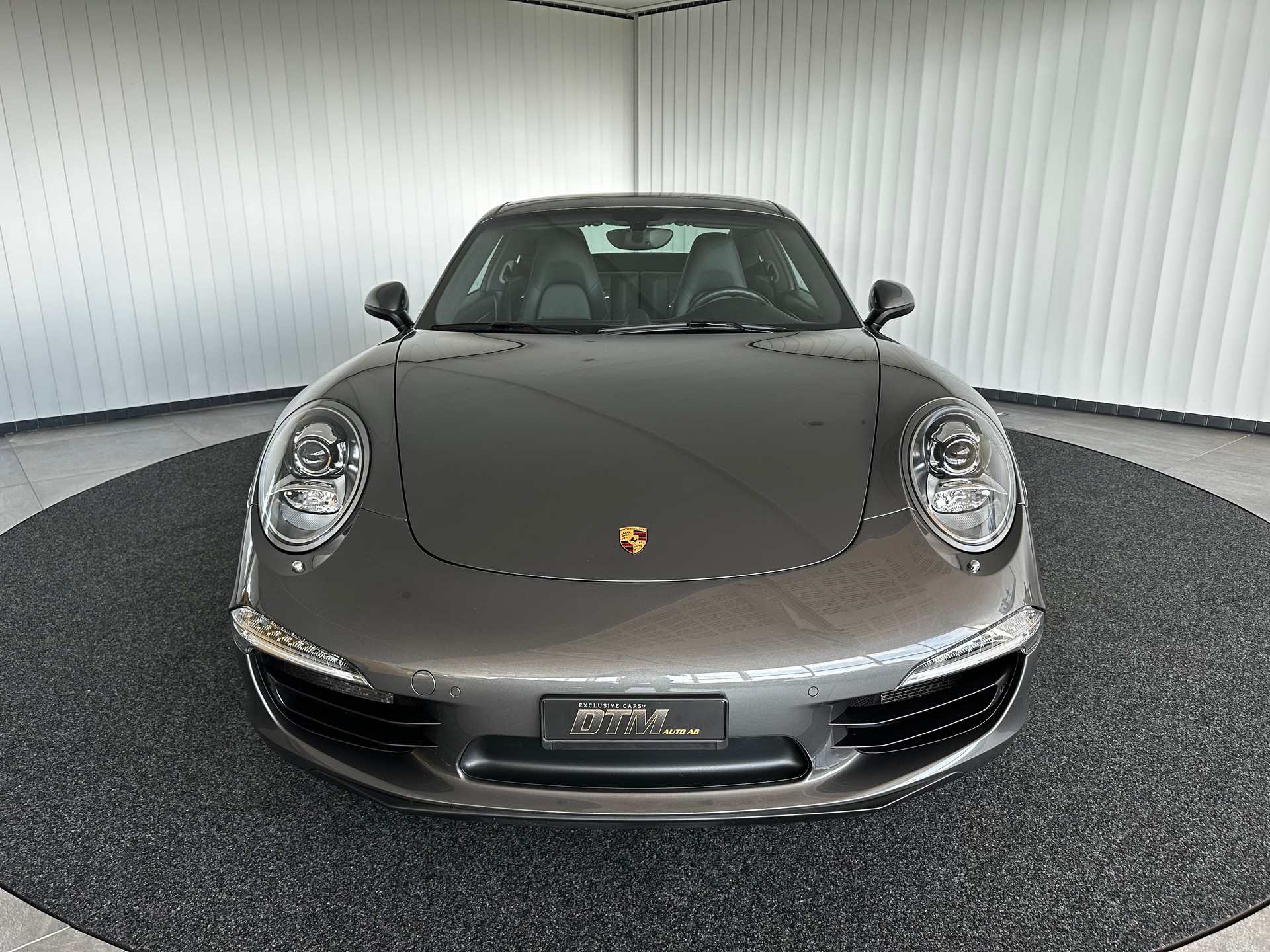 PORSCHE 911 Carrera 4S-showroom-element-1