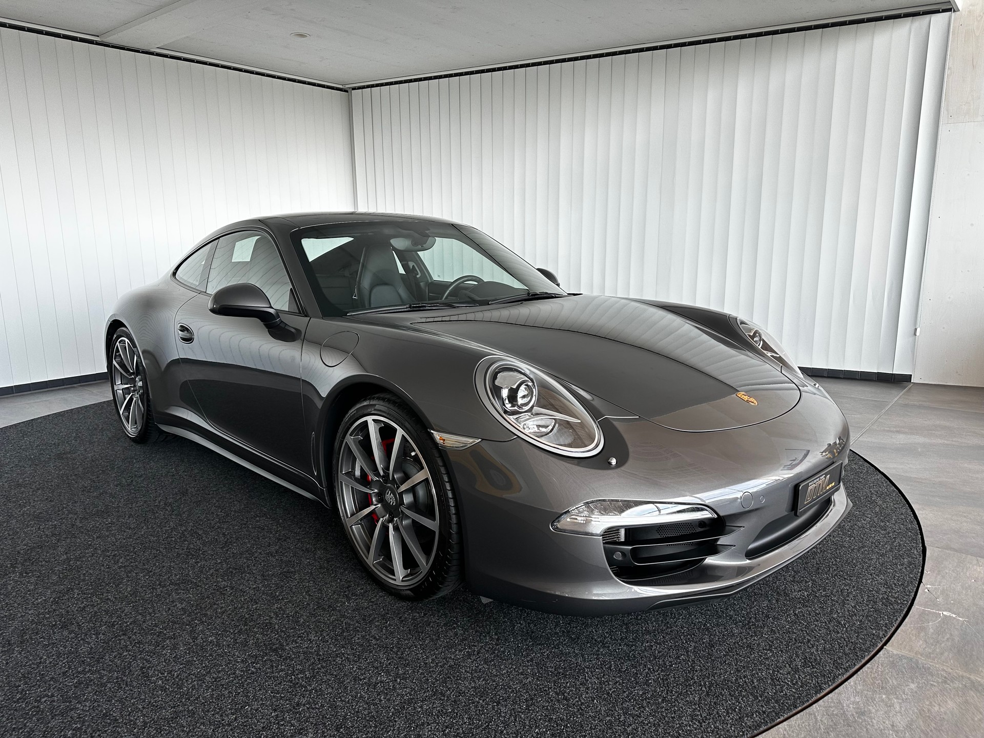 PORSCHE 911 Carrera 4S-showroom-element-2