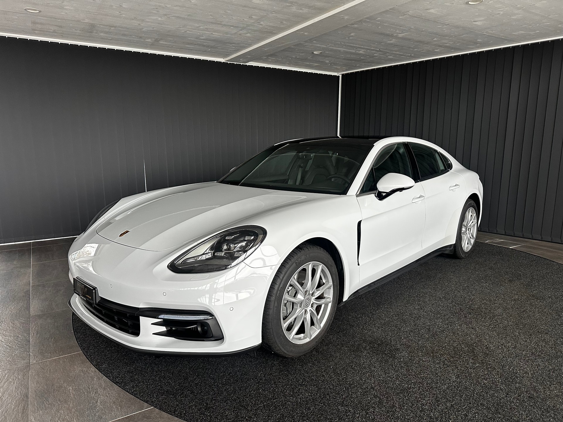 PORSCHE Panamera 4S