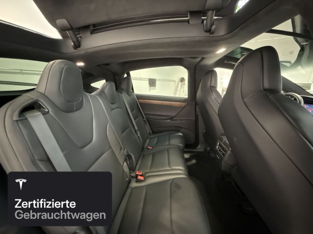 TESLA Model X Long Range AWD-showroom-element-3