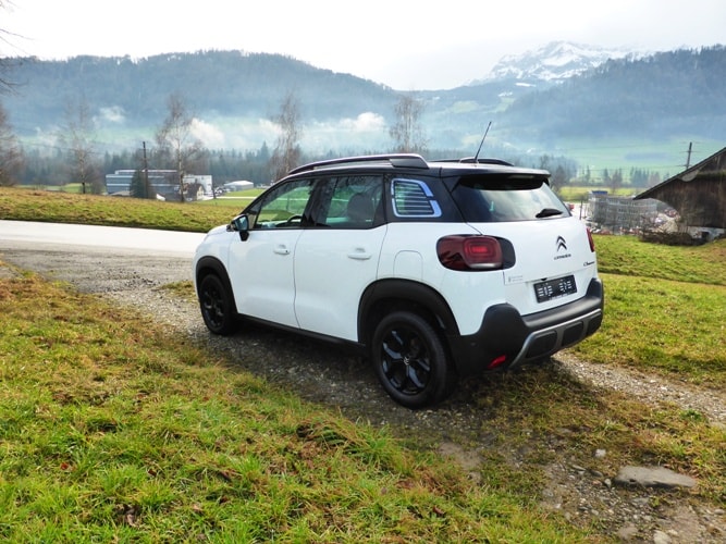 CITROEN C3 Aircross 1.2i PureTech Shine EAT6-image-3