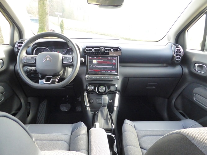CITROEN C3 Aircross 1.2i PureTech Shine EAT6-image-8