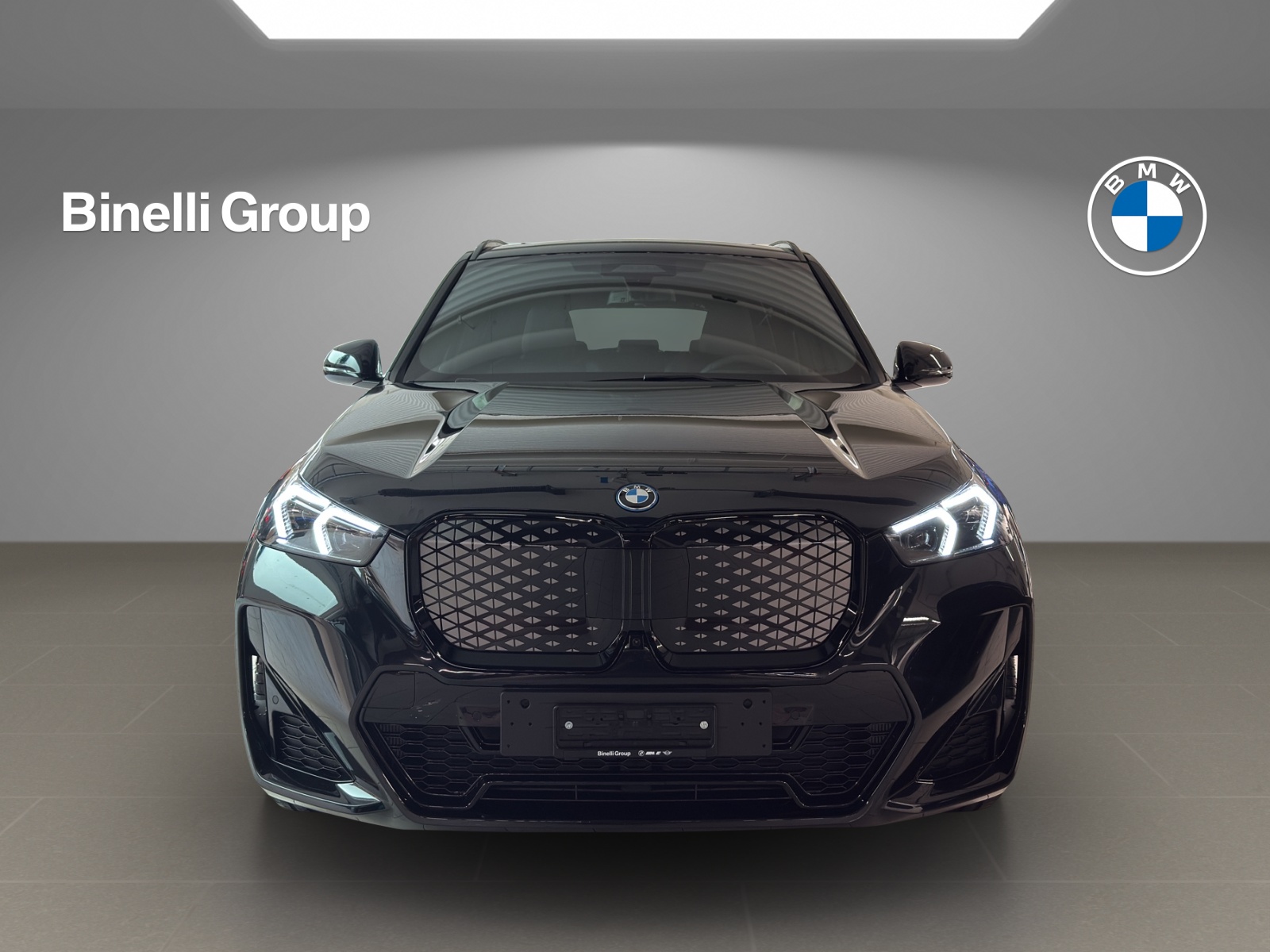 BMW iX1 xDrive 30 Edition M Sport-showroom-element-1