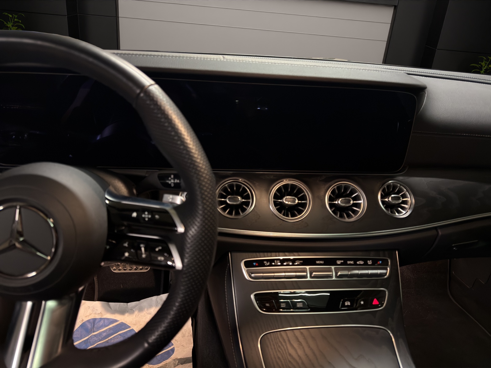 Image MERCEDES-BENZ E-200 E 200 Coupé 4Matic AMG Line 9G-Tronic