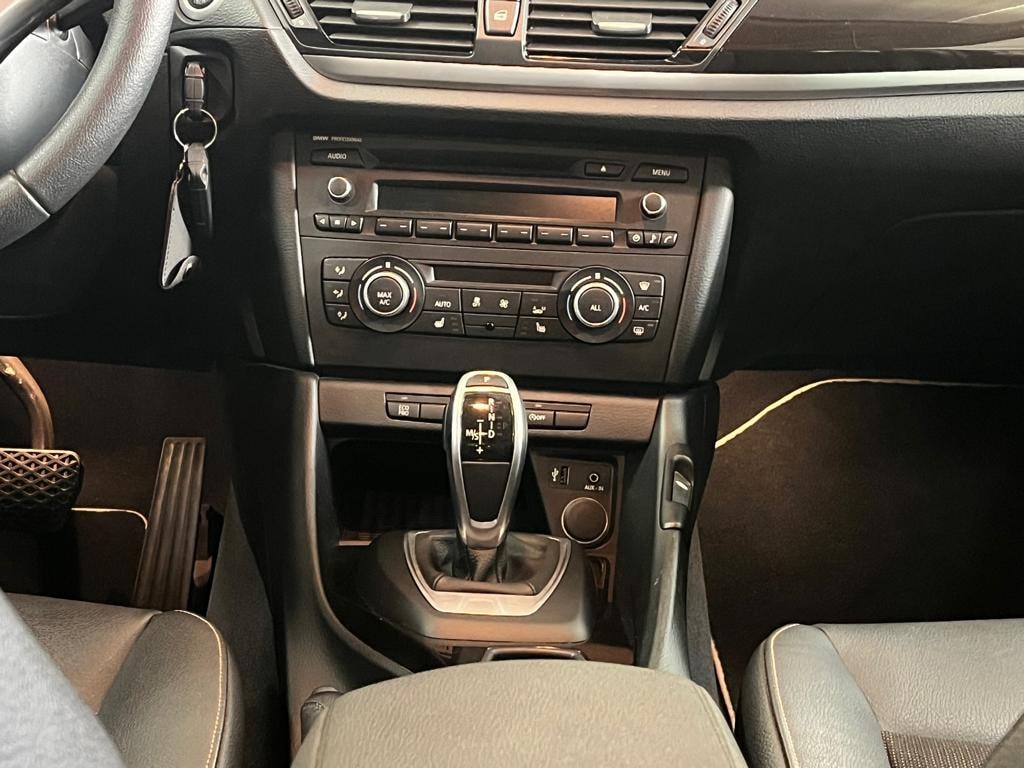BMW X1 xDrive 18d xLine Steptronic-image-11