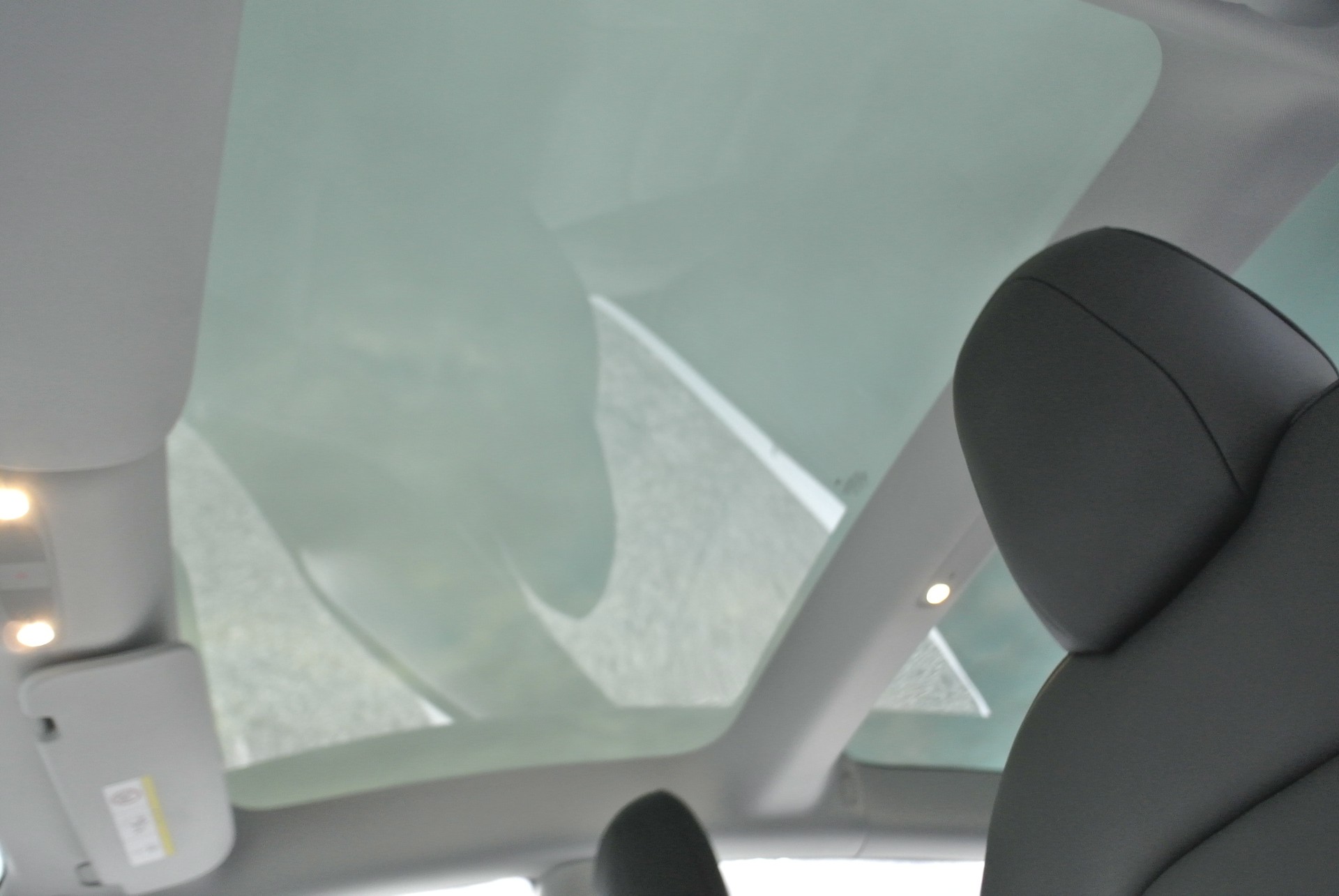TESLA Model 3-image-24