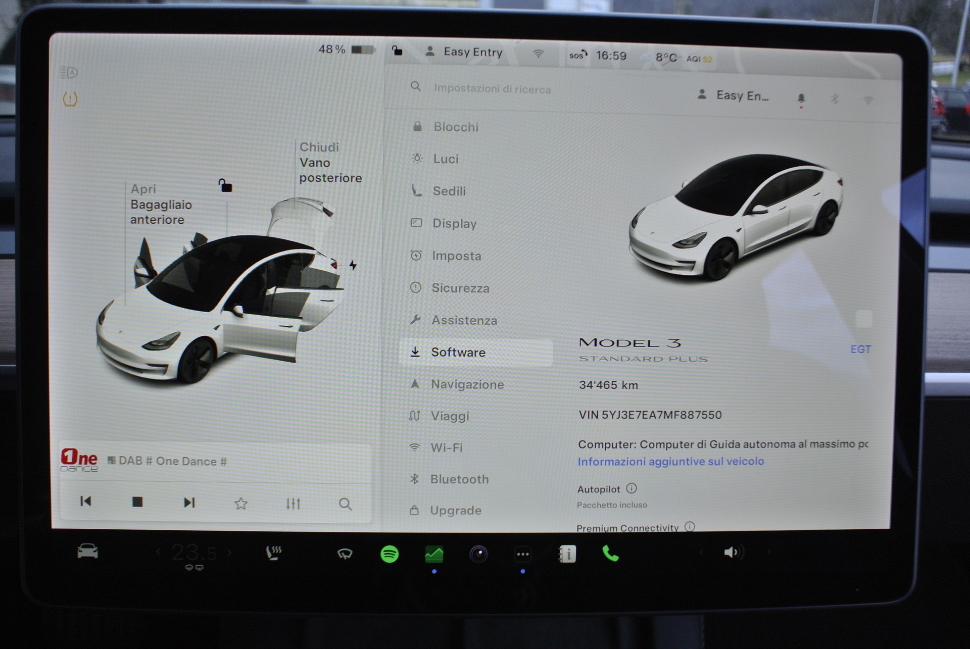 TESLA Model 3-image-25