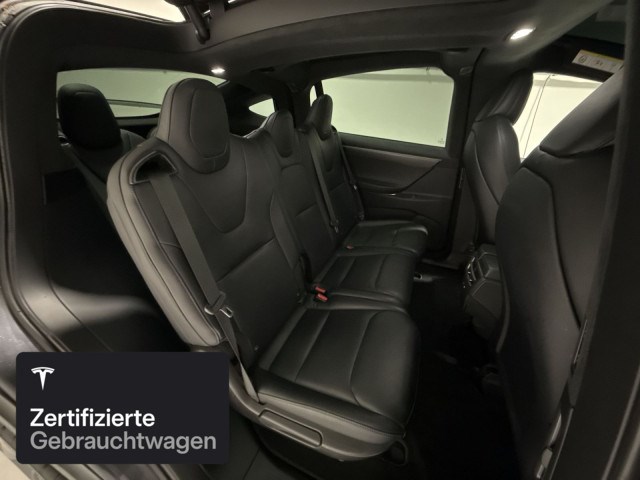 TESLA Model X Ludicrous-showroom-element-3