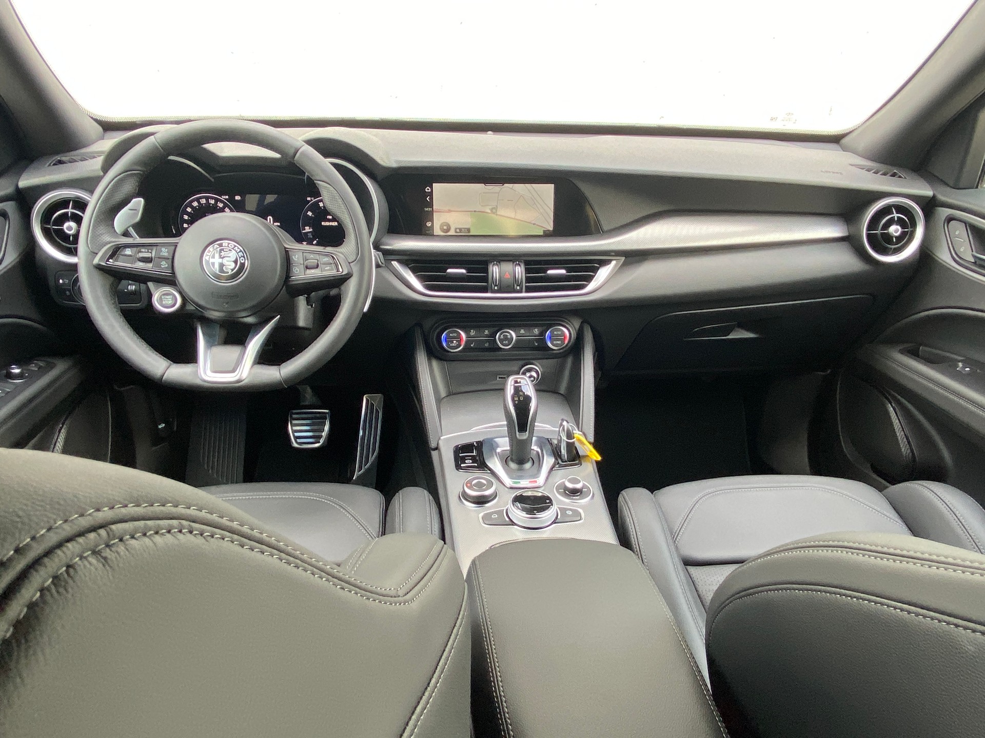 ALFA ROMEO Stelvio 2.0 Veloce  Q4 AT8-showroom-element-3