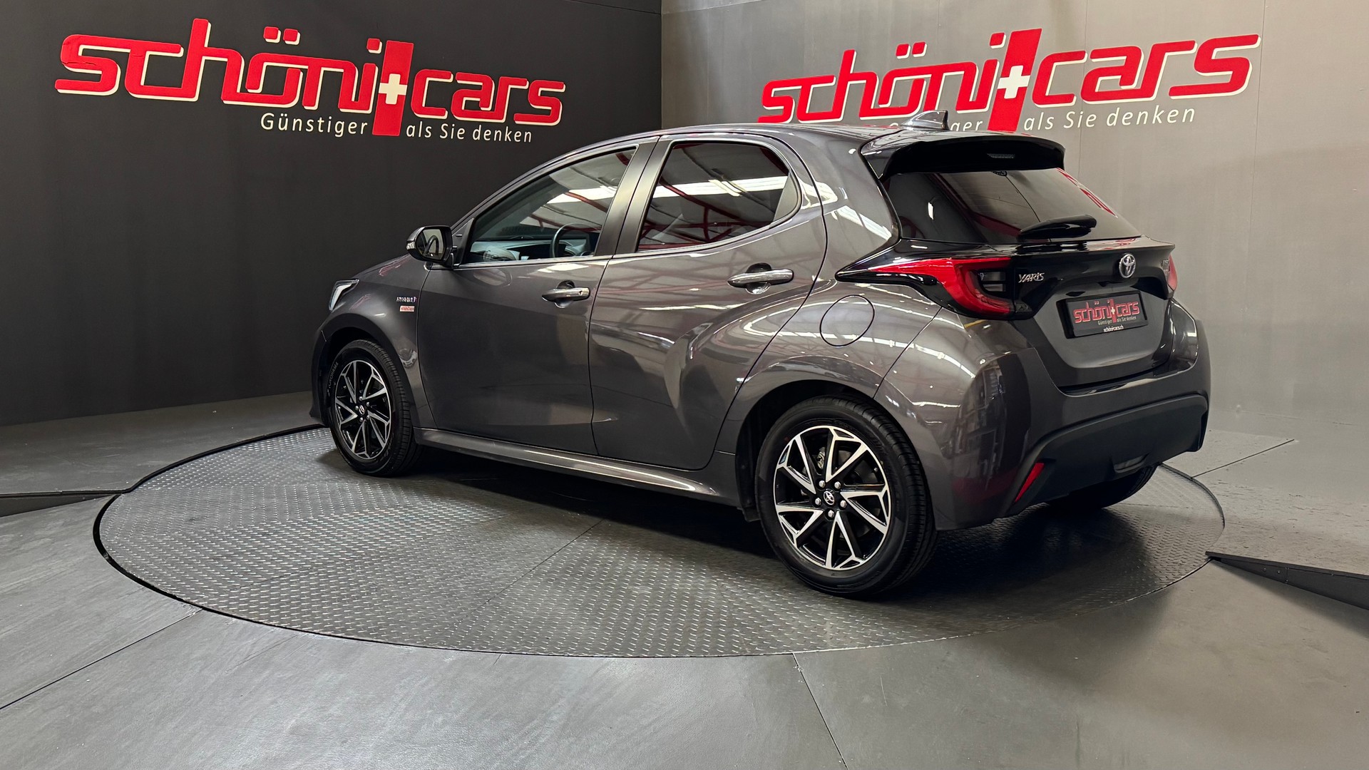 TOYOTA Yaris 1.5 Trend e-CVT-showroom-element-3