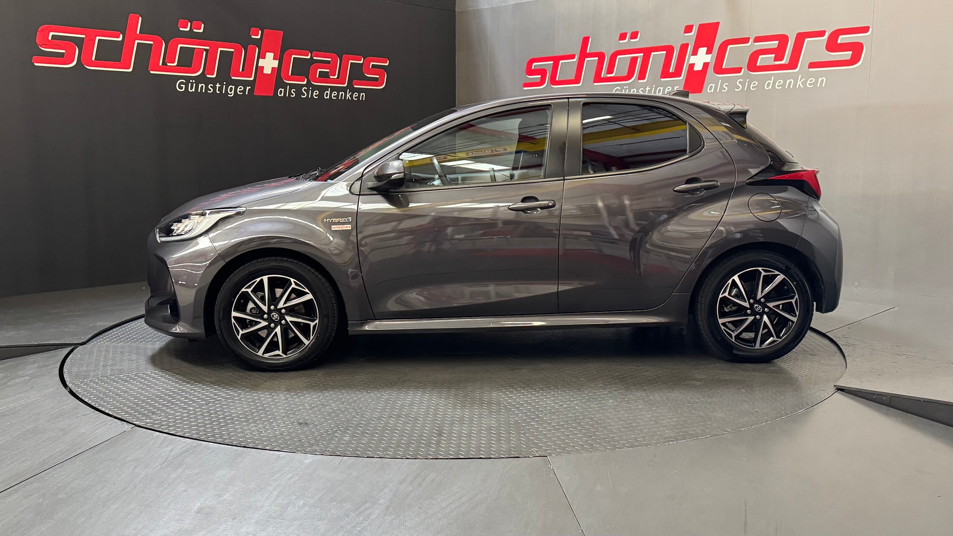 TOYOTA Yaris 1.5 Trend e-CVT-showroom-element-2