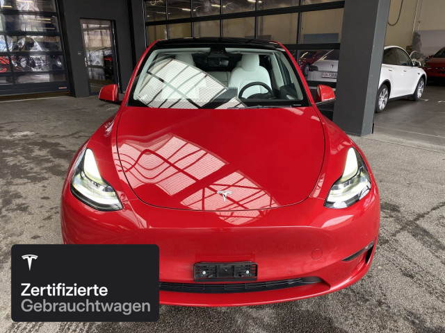 TESLA Model Y Long Range AWD-showroom-element-1
