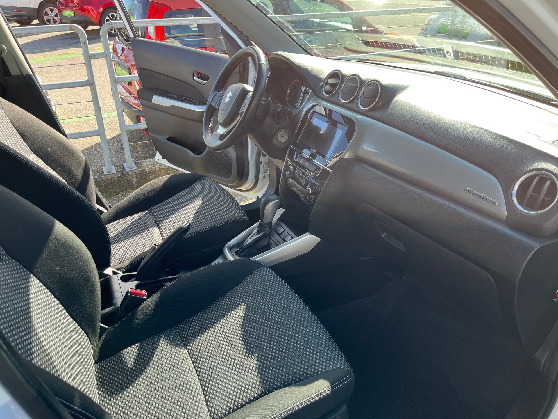 SUZUKI Vitara 1.6 Compact+ Automatic-image-10
