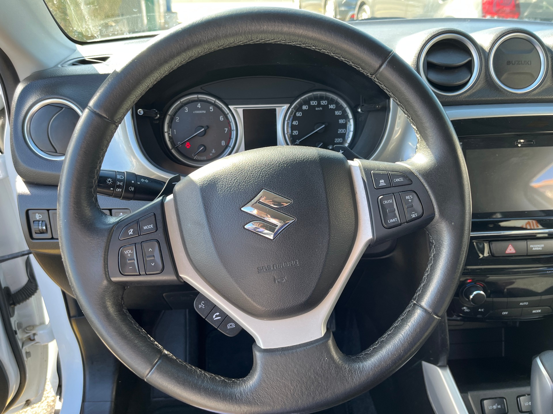 SUZUKI Vitara 1.6 Compact+ Automatic-image-7