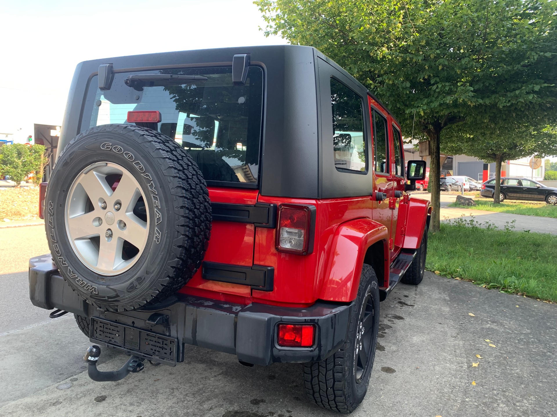 JEEP Wrangler 3.8 Unlimited Sahara Automatic-showroom-element-3