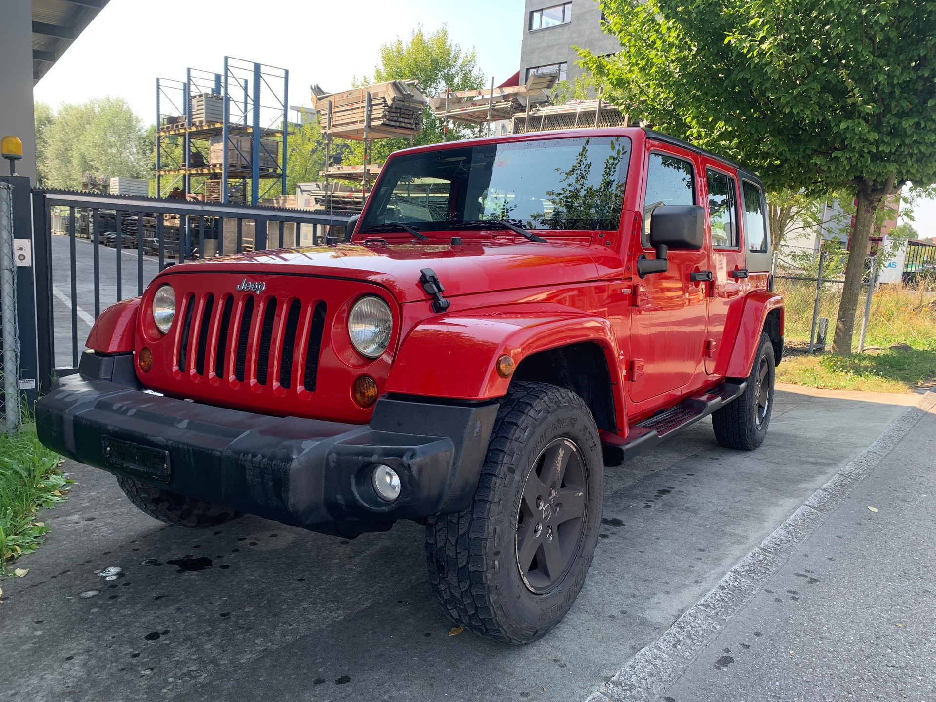 JEEP Wrangler 3.8 Unlimited Sahara Automatic-showroom-element-1