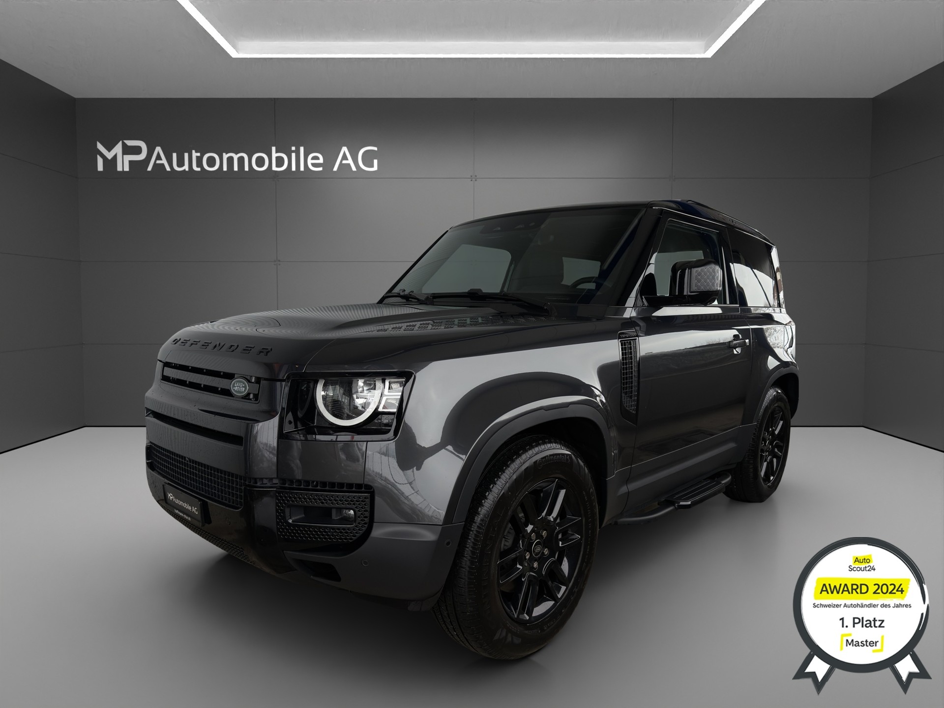 LAND ROVER Defender 90 3.0D I6 300 X-Dynamics SE AT8