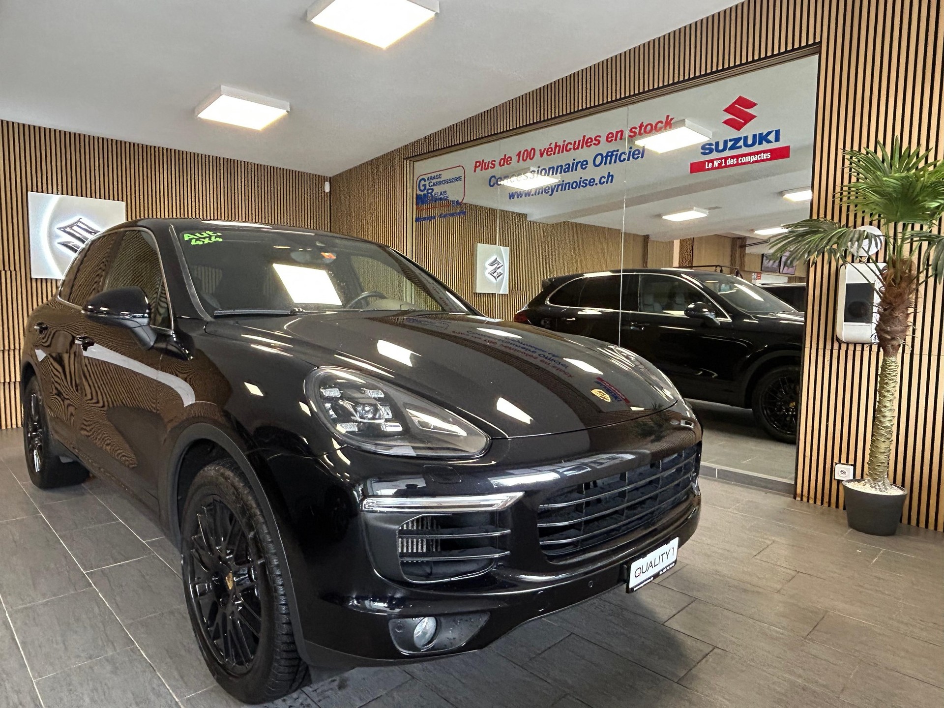 PORSCHE Cayenne 3.0 V6 TDI TipT-showroom-element-1