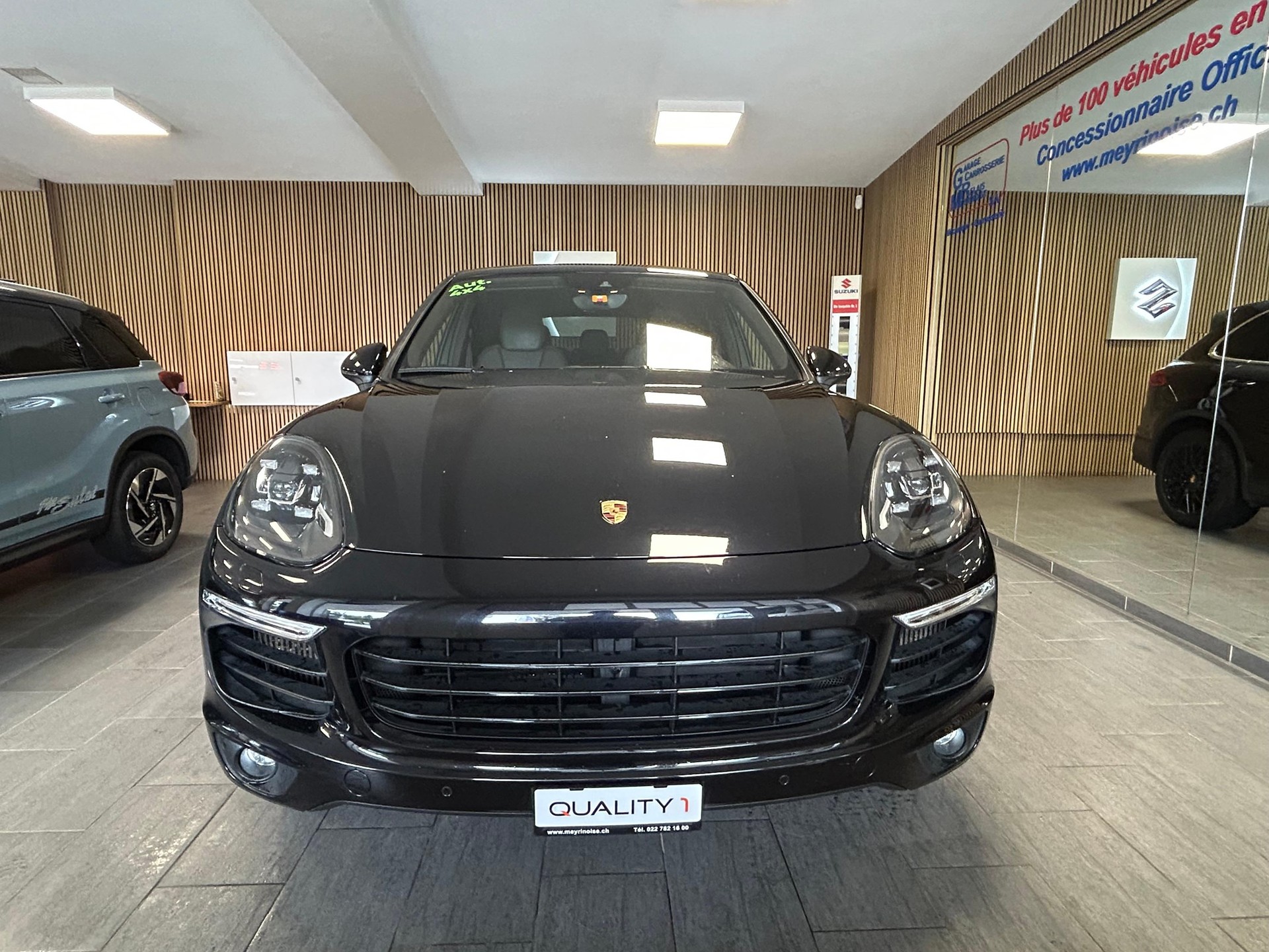 PORSCHE Cayenne 3.0 V6 TDI TipT-showroom-element-3